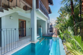 Coco Villa - Central Mediterranean-style Pool Oasis